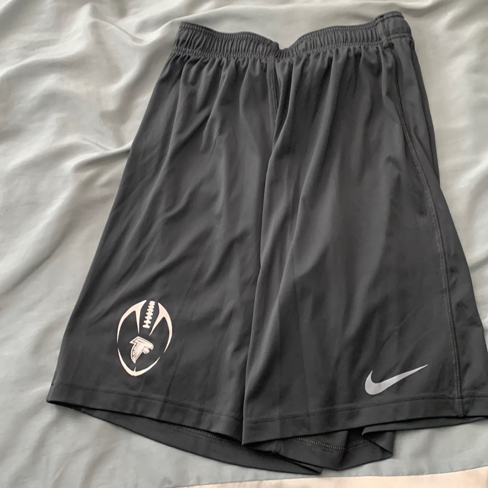 Nike men’s drifit athletic shorts, size medium.